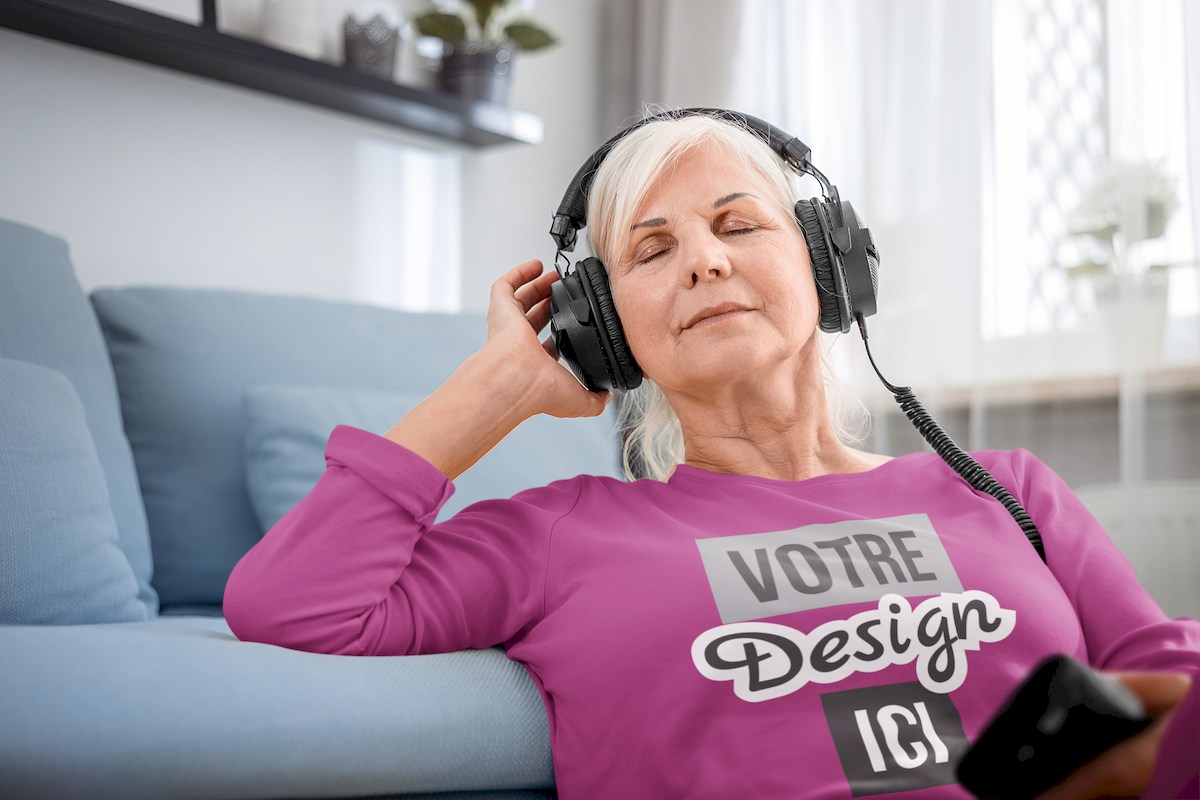 Bricoler un cadeau pour mamie : personnaliser des T-shirts pour femmes